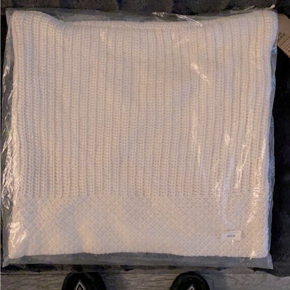 Indigo pillow covers plus pillow, m20" X 20" - Picture 3 of 16